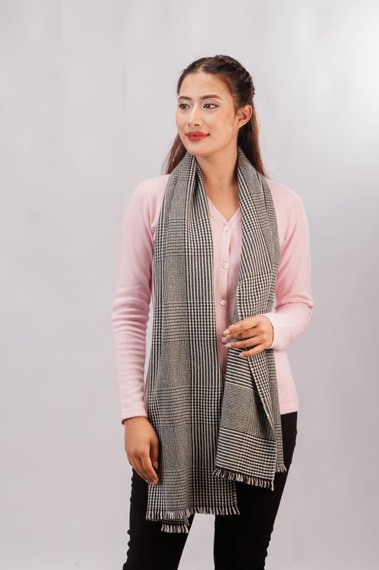 Check scarf swiss pattern