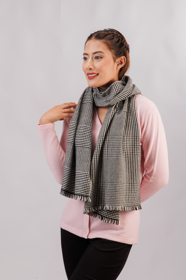 Check scarf swiss pattern