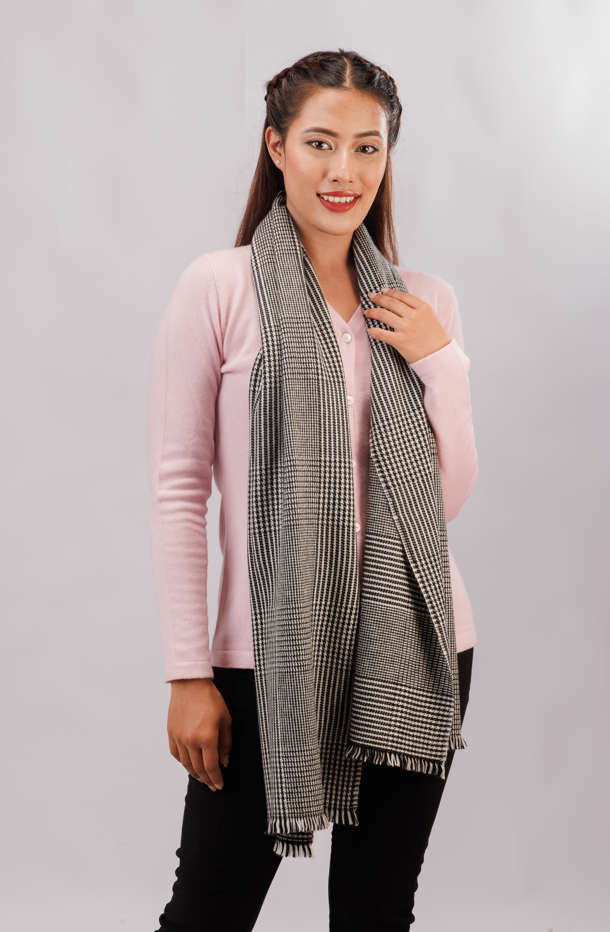 Check scarf swiss pattern