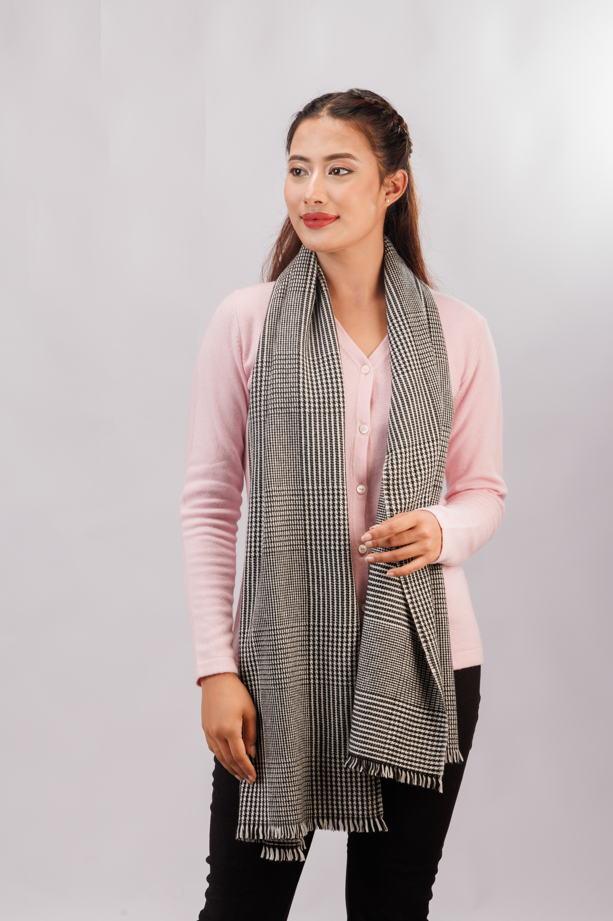 Check scarf swiss pattern